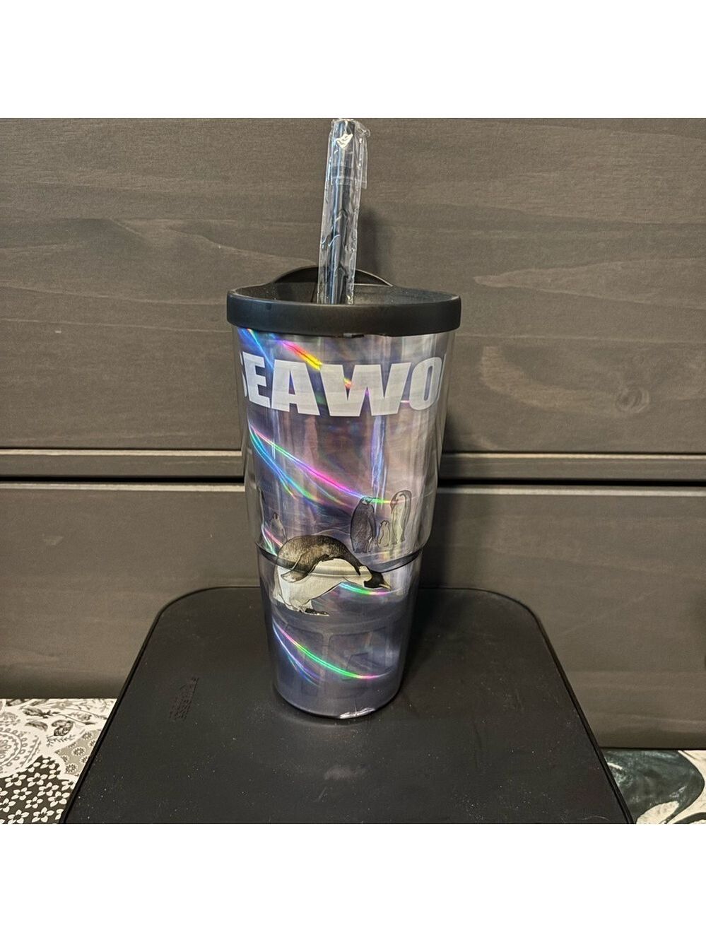 Seaworld Iridescent Tumbler with Straw New